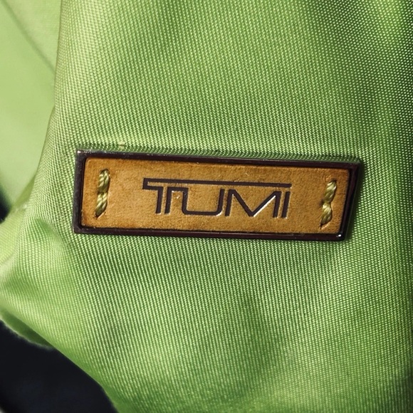 Tumi Crossbody Bag Purse Green Nylon Wide Adjustable Strap Pockets Leather Trim - Picture 9 of 12